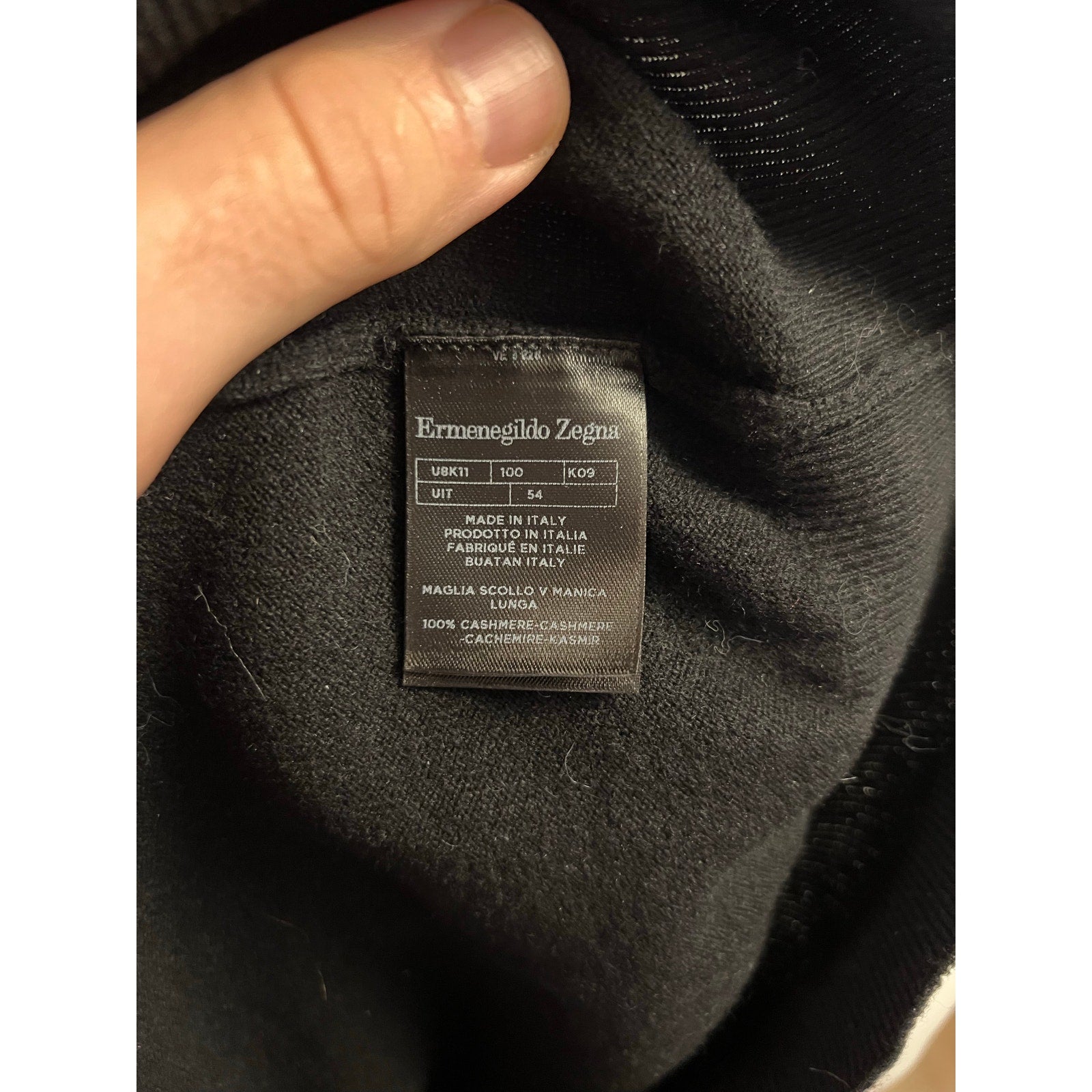 Ermenegildo Zegna Premium Cashmere V-Neck Pullover Sweater in Black - XL
