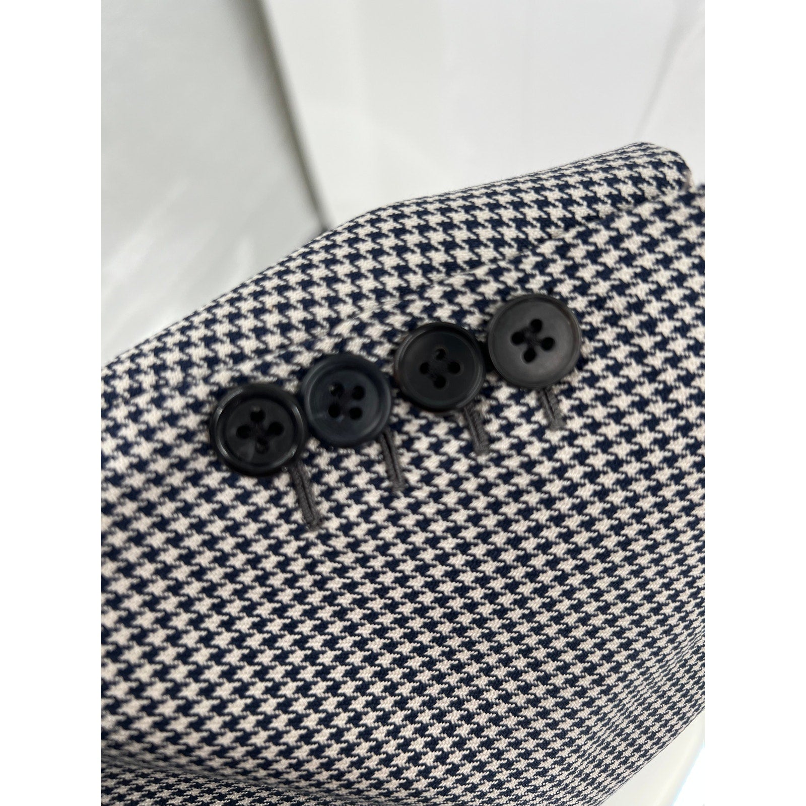 Brioni Blue & White Houndstooth 100% Silk DB Sport Coat - Size 54IT (44US)